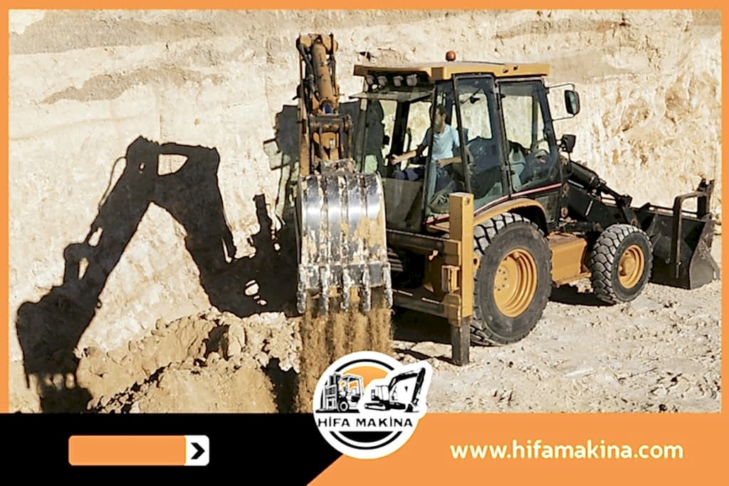 Lastikli Ekskavatör Antalya